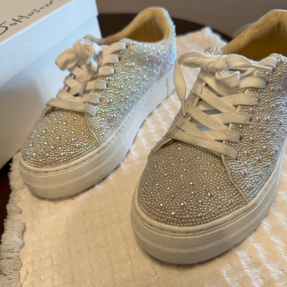 Betsey Johnson Women's Sidny Sneaker Pearl Size: 8 - Picture 3 of 8